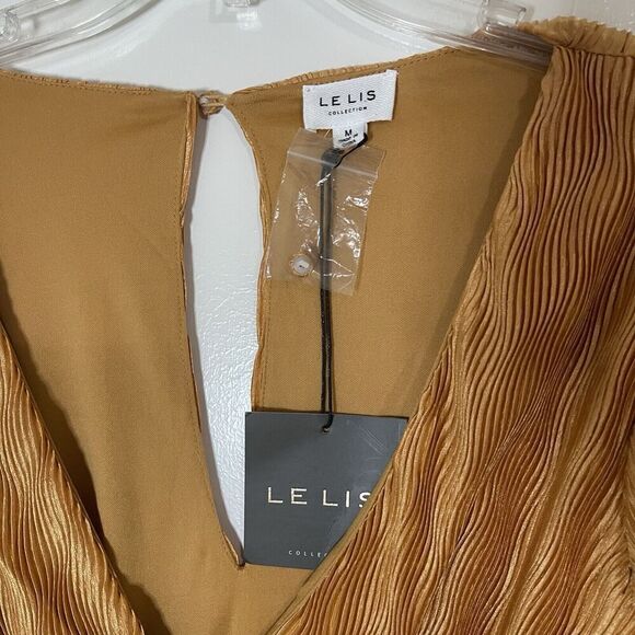 NEW! Le Lis Golden yellow pleated bell sleeve V-neck romper size Medium - Picture 5 of 7